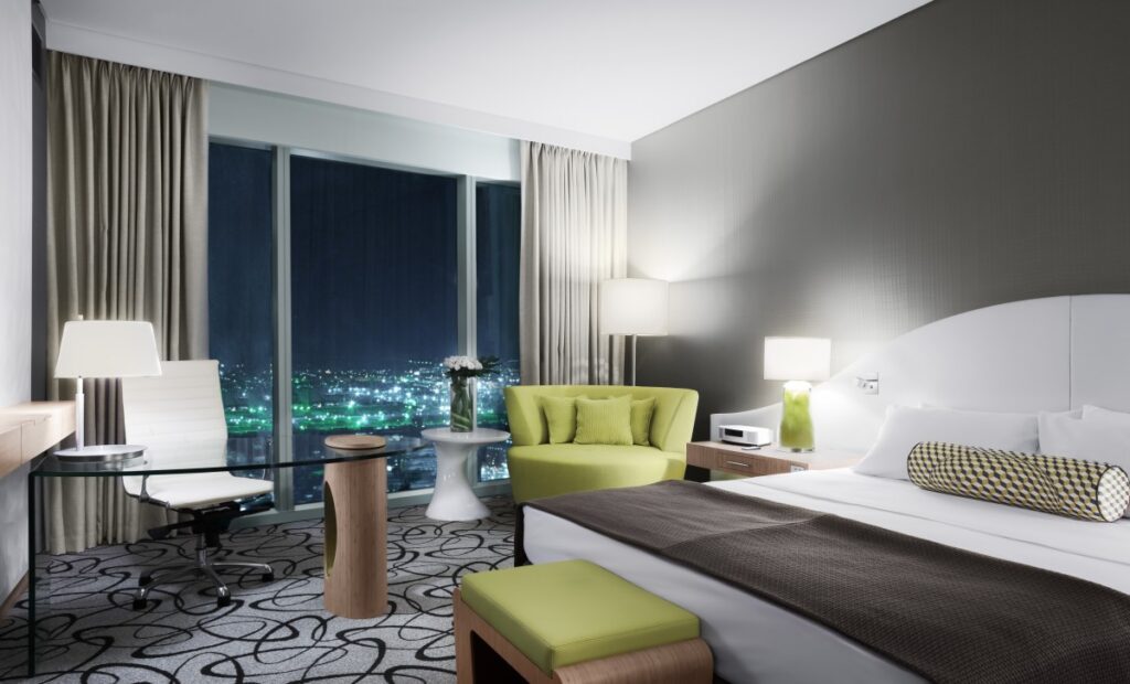 Luxury-Club-Room1