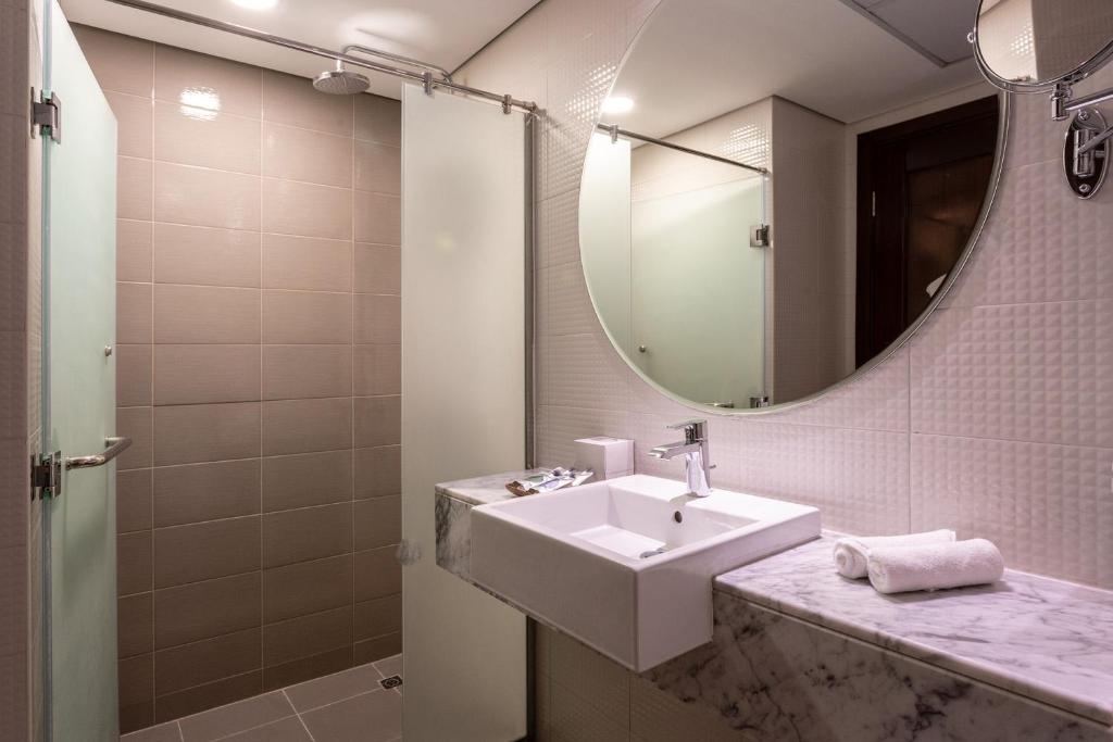 leva-hotel-and-suites-opposite-downtown_170725223638